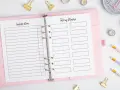 Różowy planer z listą indeksu stron i tabelą na taśmy washi. Idealny, by zacząć przygodę z bullet journal.